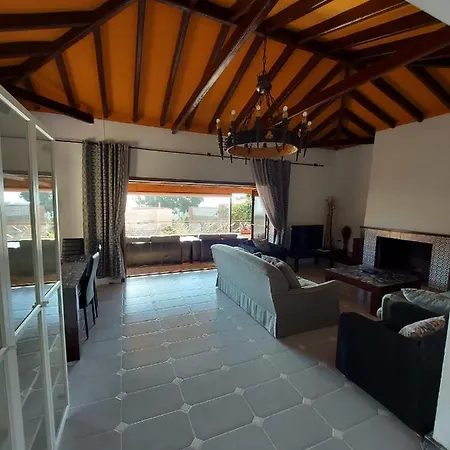 Con Piscina Privada * トレモリノス