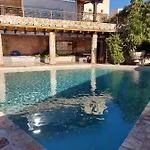 Con Piscina Privada *