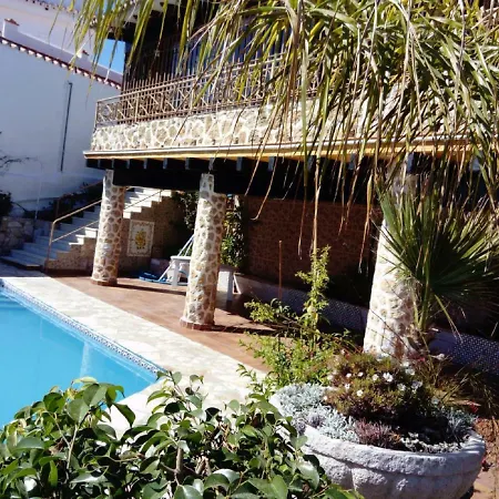 Con Piscina Privada * トレモリノス