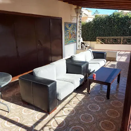 Con Piscina Privada بيت للعطل